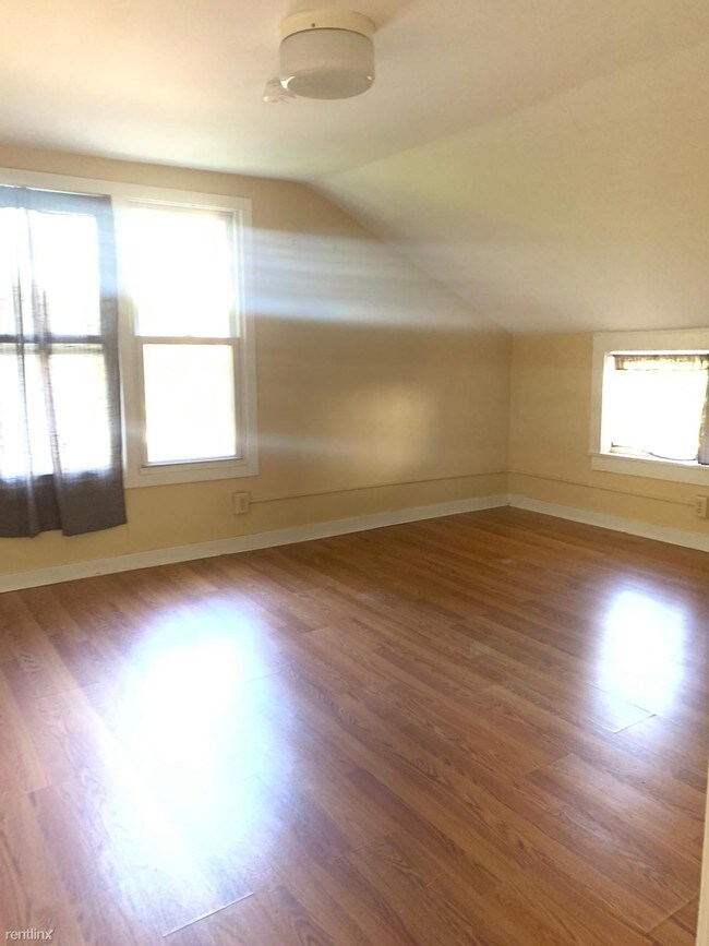 Foto del edificio - 2 br, 1 bath House - 12 Oak St