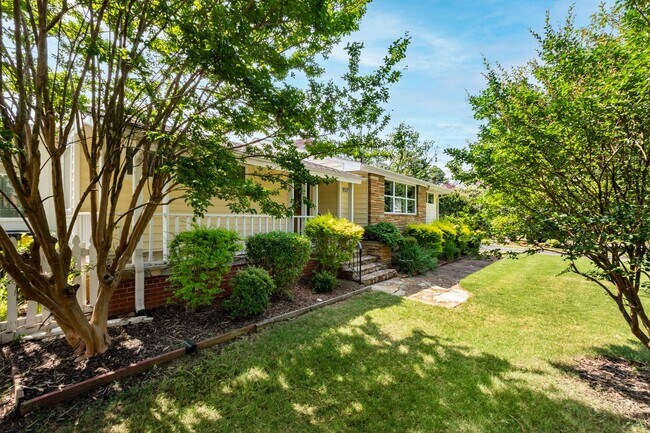 Foto del edificio - Fantastic Midtown location - 3 Bed, 2 Bath...