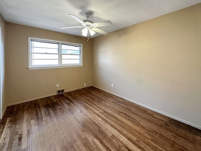 Foto del edificio - 204 E Mesa Dr