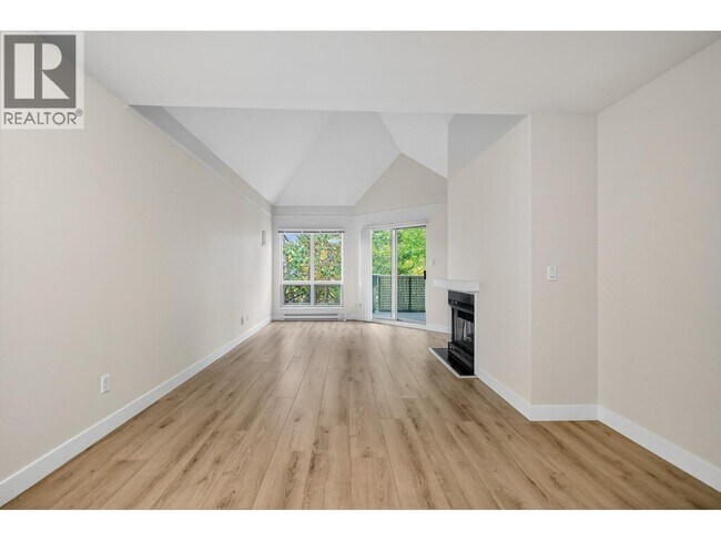 Photo du bâtiment - 7457 Moffatt Rd