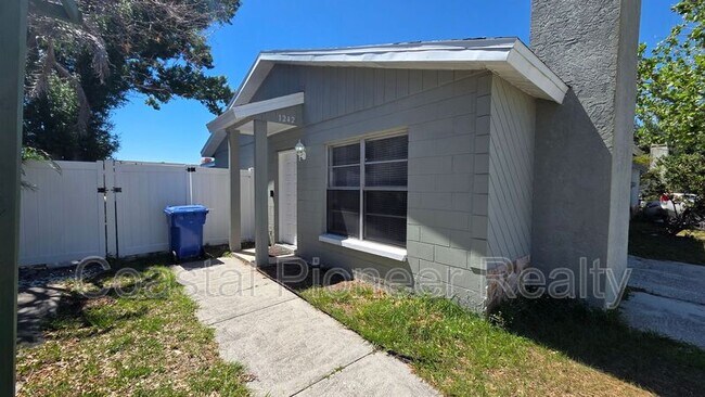 Building Photo - 1242 Coolmont Dr