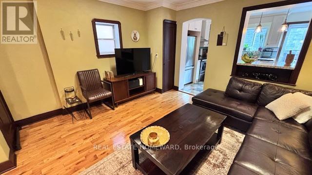 Photo du bâtiment - 457 Mortimer Ave