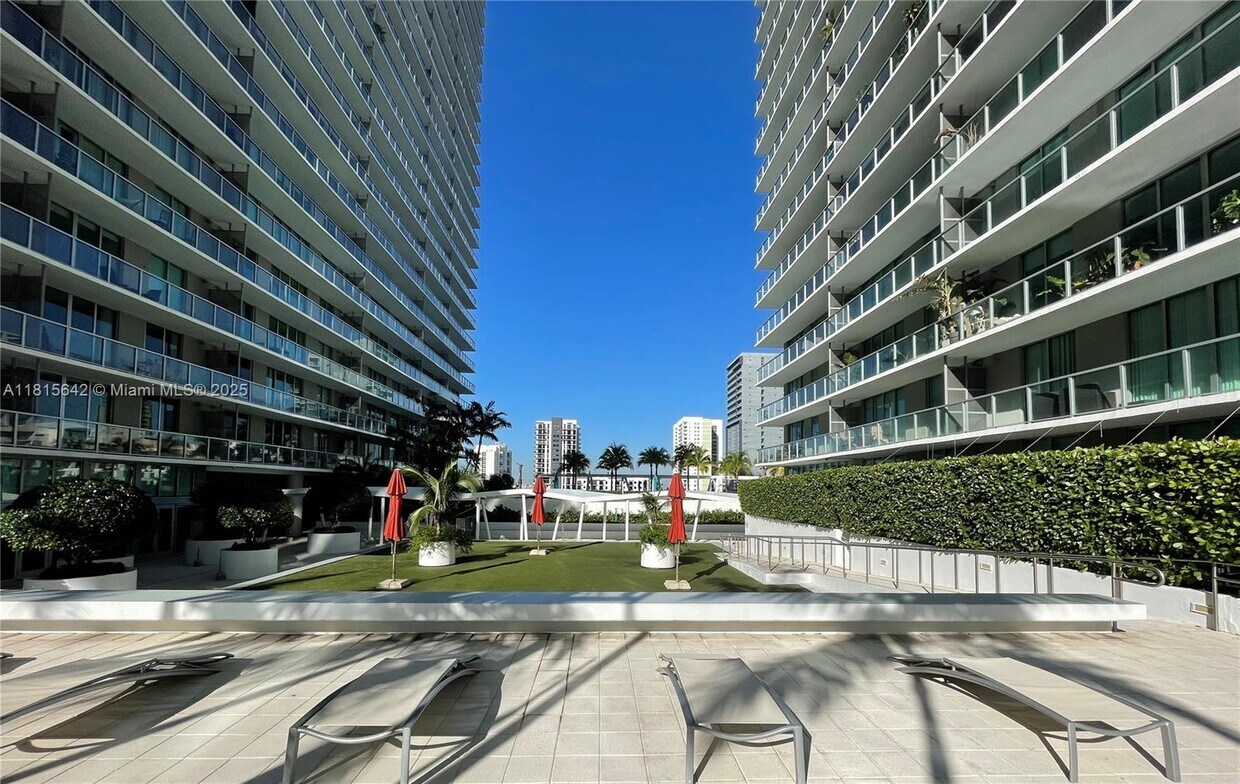 Foto principal - 79 SW 12th St