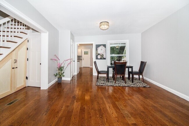 Building Photo - 59 Hano St
