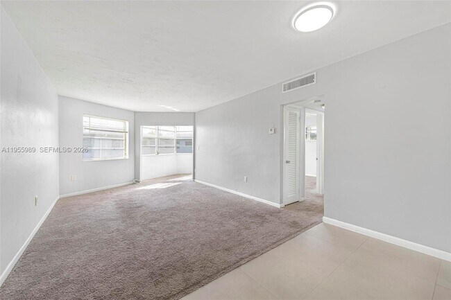 Foto del edificio - 1715 NE Miami Gardens Dr