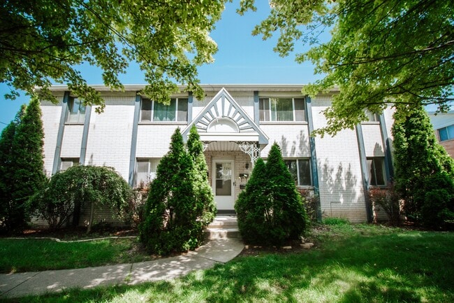 Building Photo - 3048 Carskaddon Ave