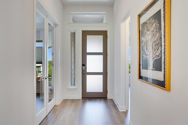 Foto del edificio - 916 Pear Tree Ln