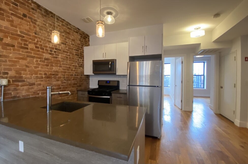 Foto principal - 1330 Herkimer St