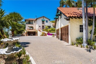 1681 La Loma Dr