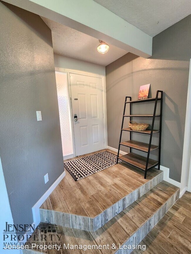 Foto del edificio - 2 br, 2 bath House - 2050 East 1400 South ...