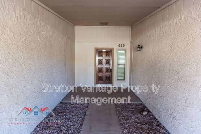 Building Photo - 629 W McNair St