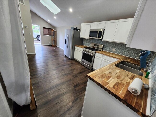 Foto del edificio - 4713 Horton Rd