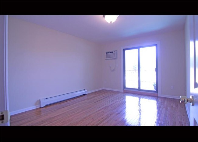 Building Photo - 3220 Netherland Ave