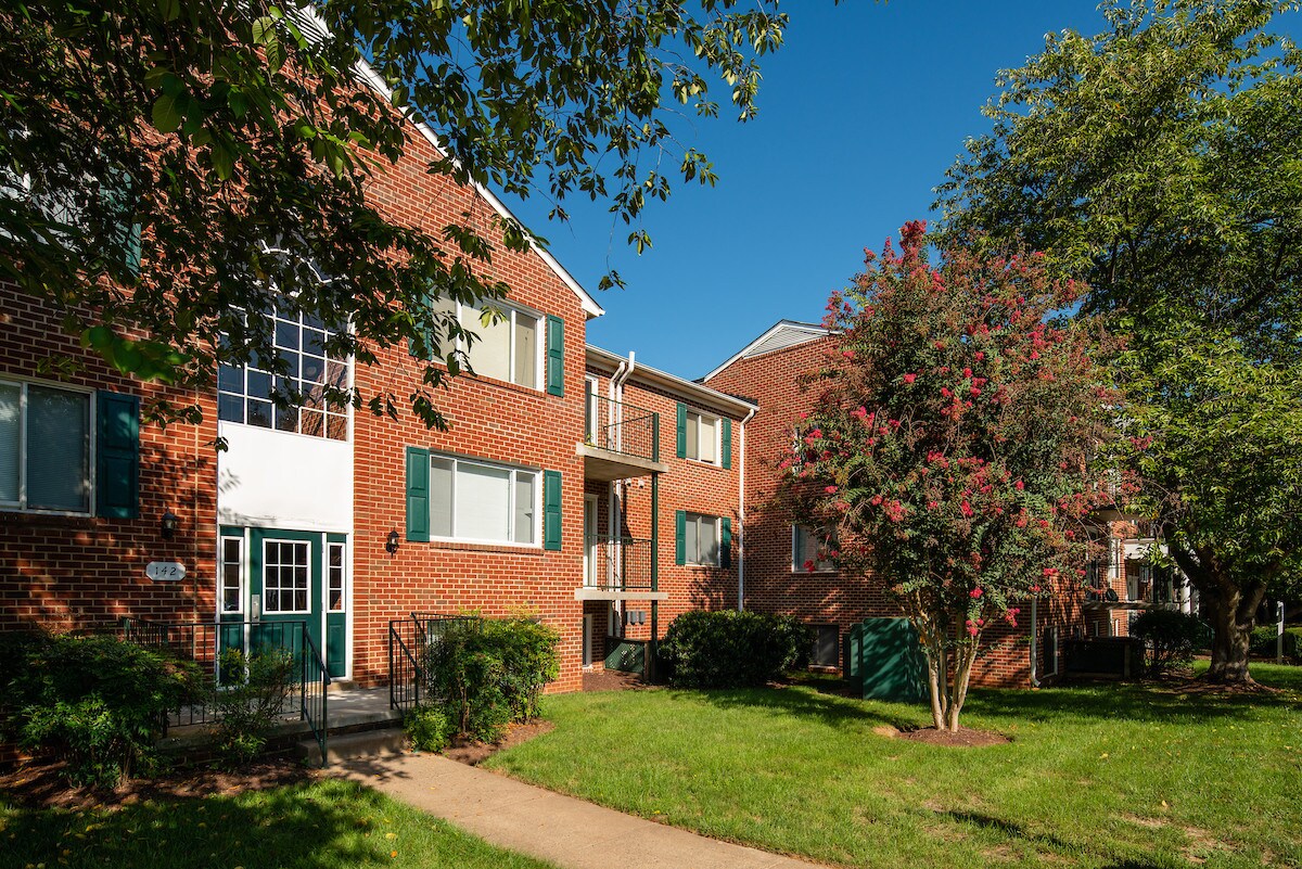 Tuscarora Creek Apartments Leesburg, VA