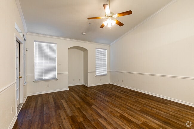 1BR, 1BA - 764SF - Waxahachie Village