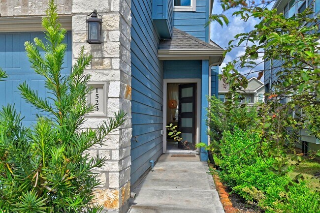 Foto del edificio - 1523 Cathedral Bend Drive