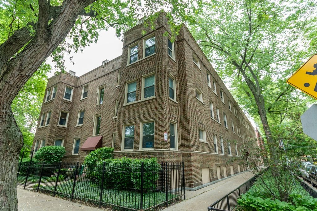 7025 N Wolcott Ave, Chicago, IL 60626 - Apartments in Chicago, IL ...