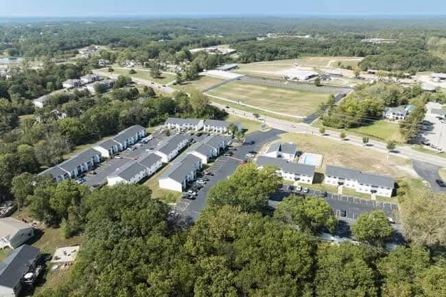 Building Photo - 313 Cedarview Ct