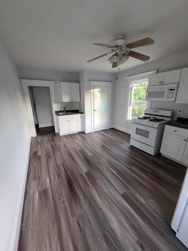 Kitchen 3 - 128 Woods Ave