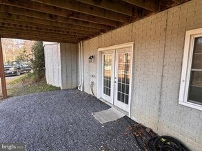 Building Photo - 22 Silverhill Ln
