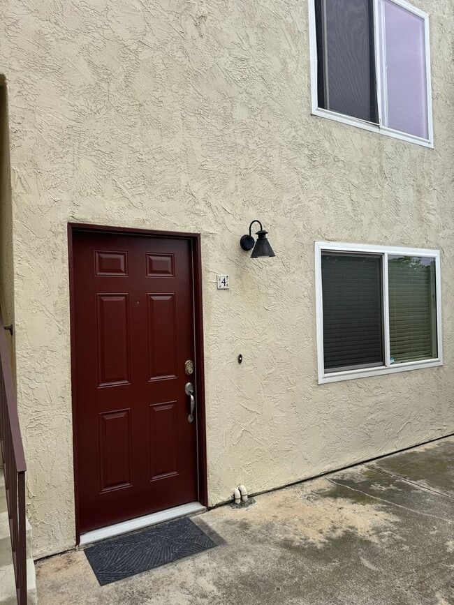 Building Photo - 2 bedroom/2bathroom condo