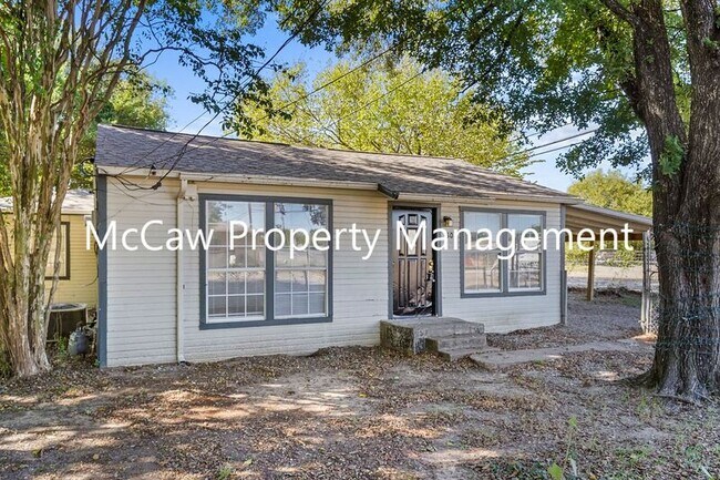 Building Photo - 1301 Trewitt Rd