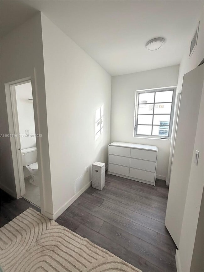 Building Photo - 1525 Euclid Ave