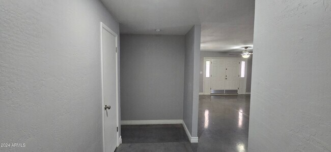 Building Photo - 18209 N 7th Dr