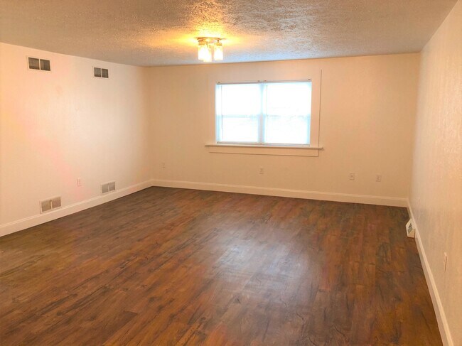Building Photo - 612 Broadhead Ave