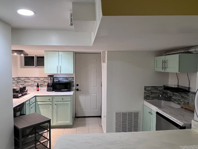 Building Photo - 3523 Madison St