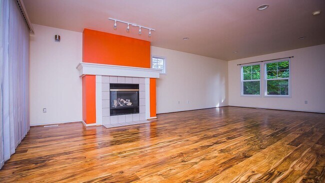Building Photo - 22712 NE Fern Reach Cir