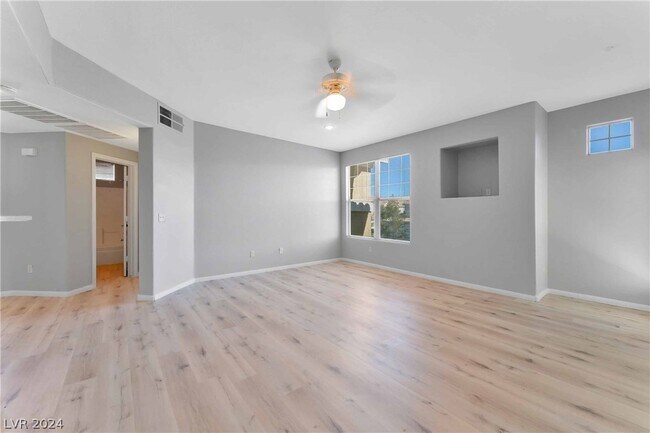 Building Photo - 5855 Valley Dr