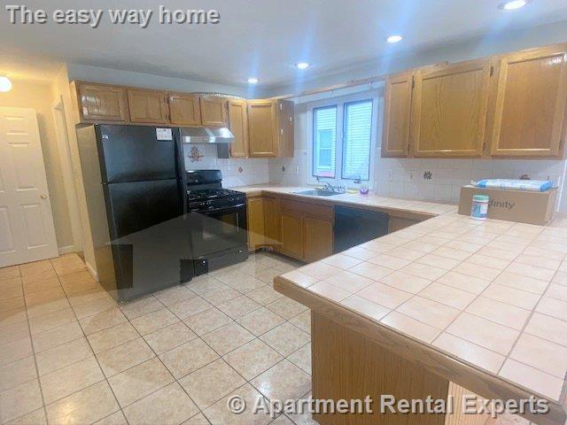 Building Photo - 66 Cedar St