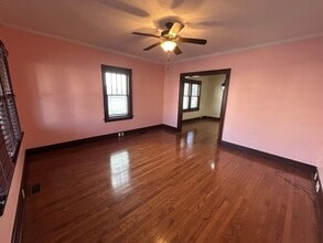 Building Photo - 2042 Elm St