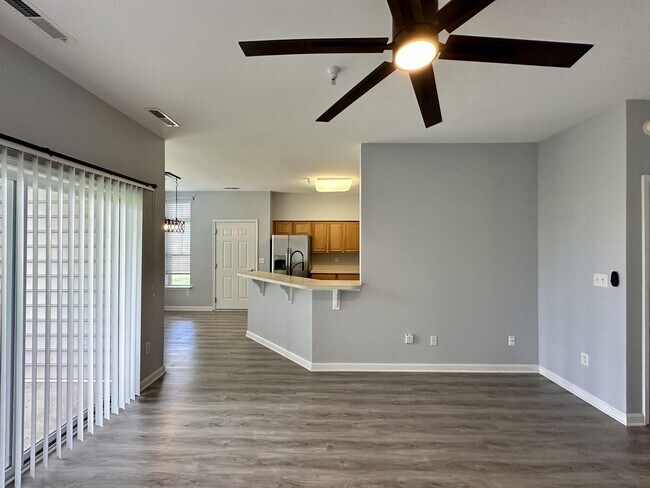 Building Photo - 2901 Heather Dr