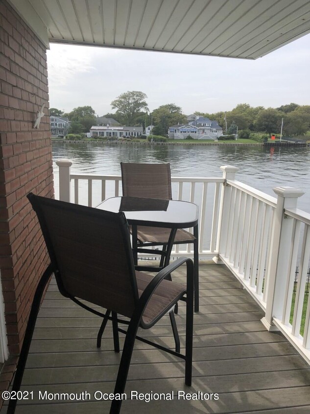 Primary Photo - 2 Rumson Rd