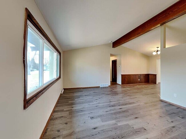 Foto del edificio - 6116 81st Ave N
