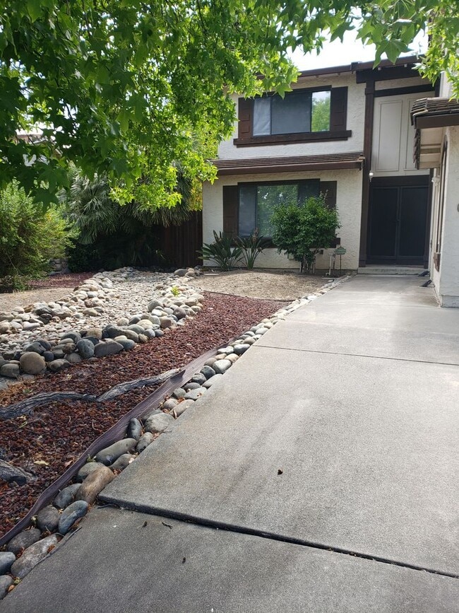 Foto del edificio - Got Room? - Paradise Valley Home Is Expansive!