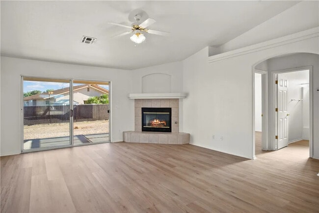 Foto del edificio - 7751 Larkspur Dr