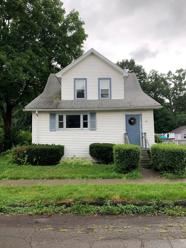 511 Logan St, Elmira, NY 14901 House Rental in Elmira, NY