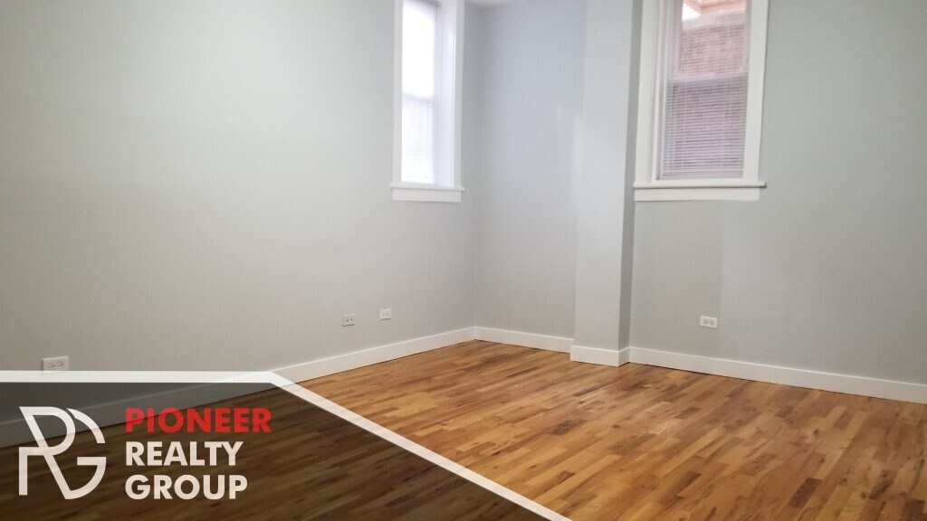 Primary Photo - Studio just off the Red line in Rogers Park