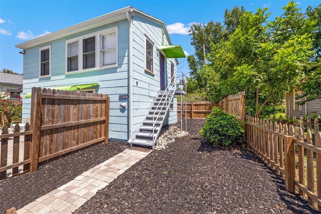 Foto principal - 2501 Oakdale St S