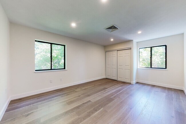 Foto del edificio - 276 Chestnut Hill Ave
