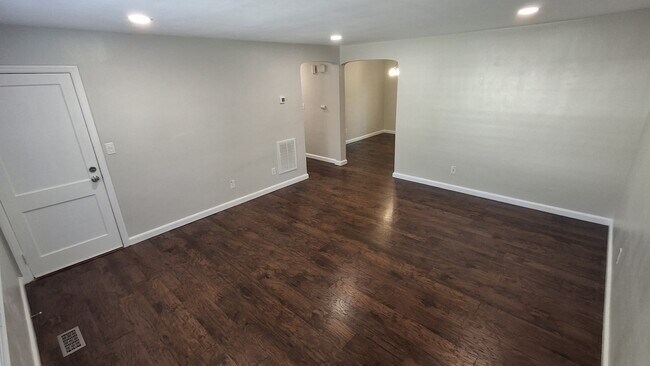 Foto del edificio - 205 Glen Echo Dr