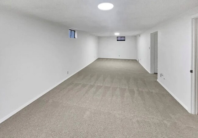 Foto del edificio - 2127 Saranac Dr