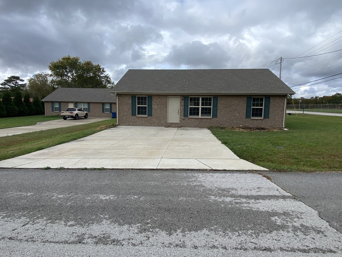 Primary Photo - 367 Hendrixson Dr