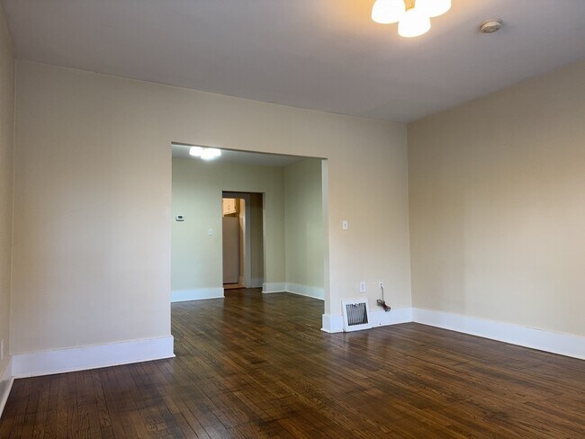 Foto del edificio - 115 W Crystal Lake Ave