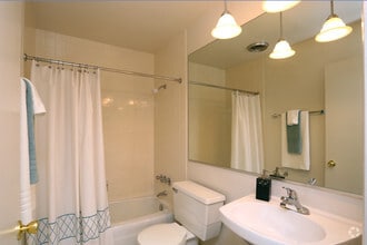 Bathroom - Schaumburg- International Village
