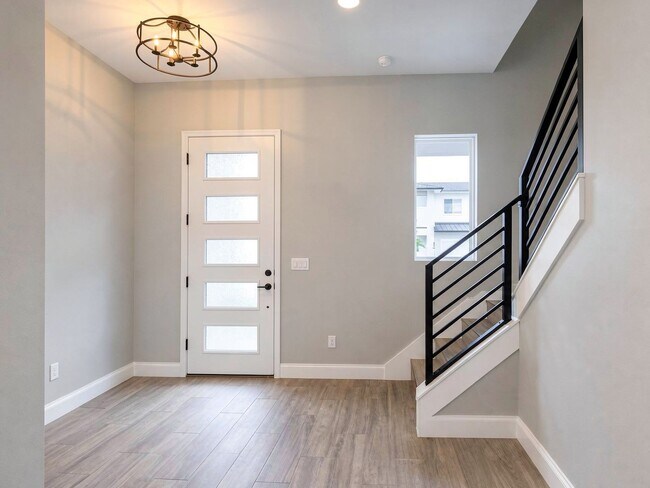 Foto del edificio - Stunning New Construction Villa for Rent Near Lake John