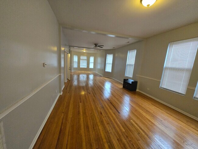 Foto del edificio - 7618 S Emerald Ave